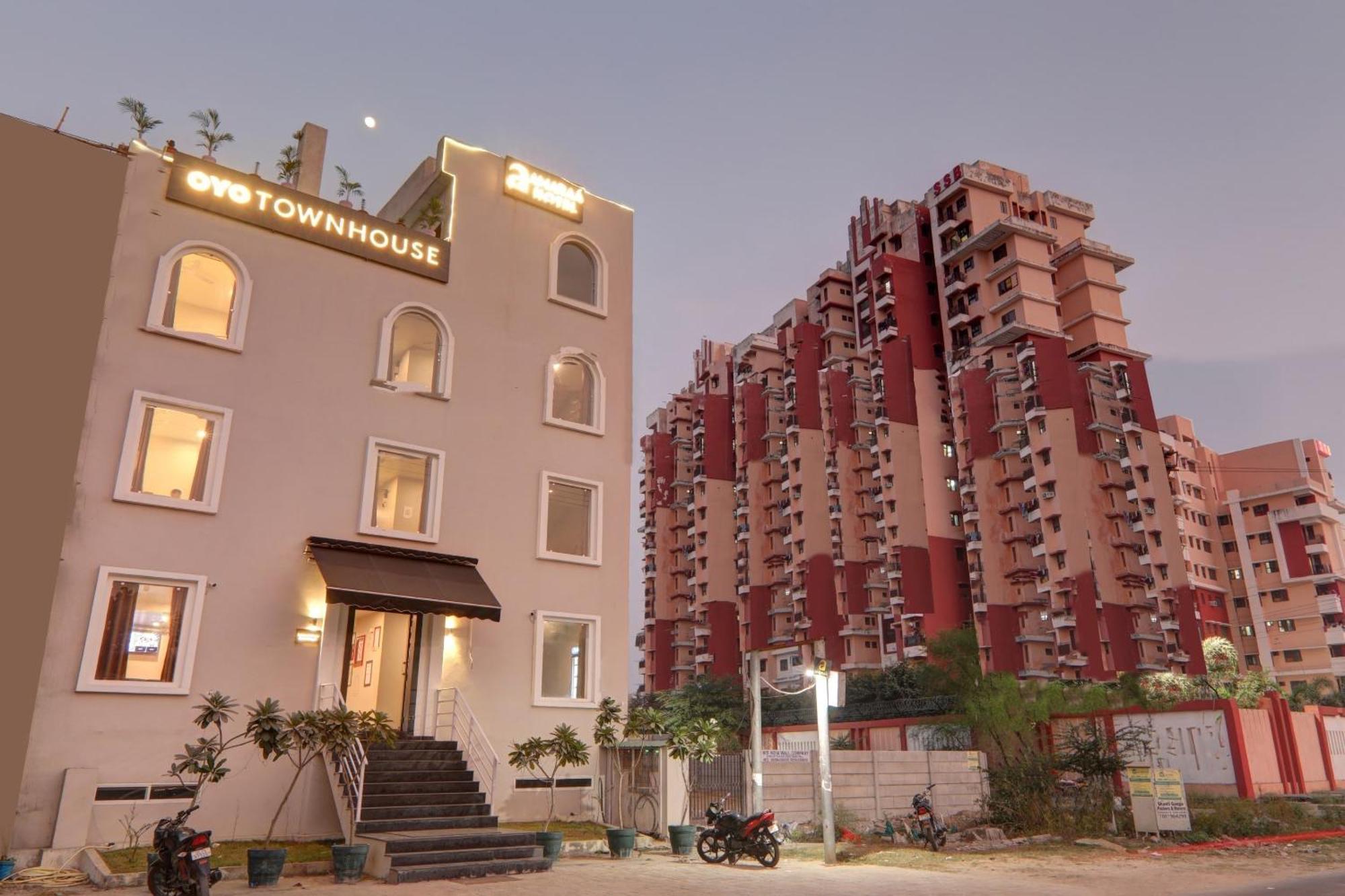 Super Townhouse Amaraa Hotel Near Phoenix Palassio Lucknow Exterior photo